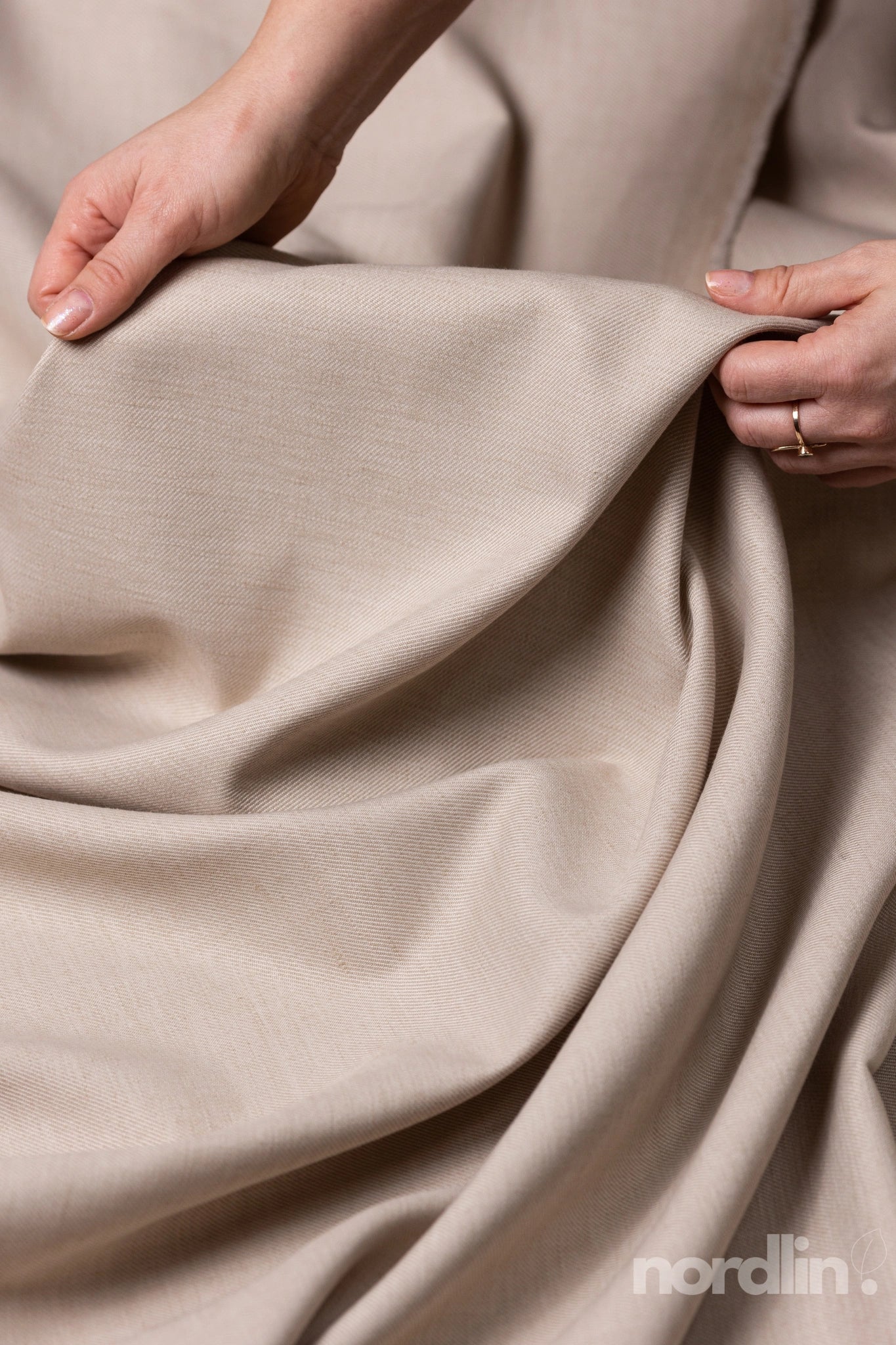 Tailwind beige